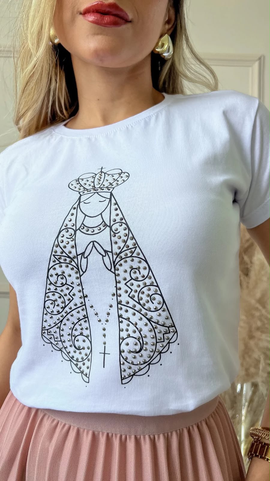 T-SHIRT NO ALGODÃO GOLA NA RIBANA NOSSA SENHORA APARECIDA PEDRARIA
